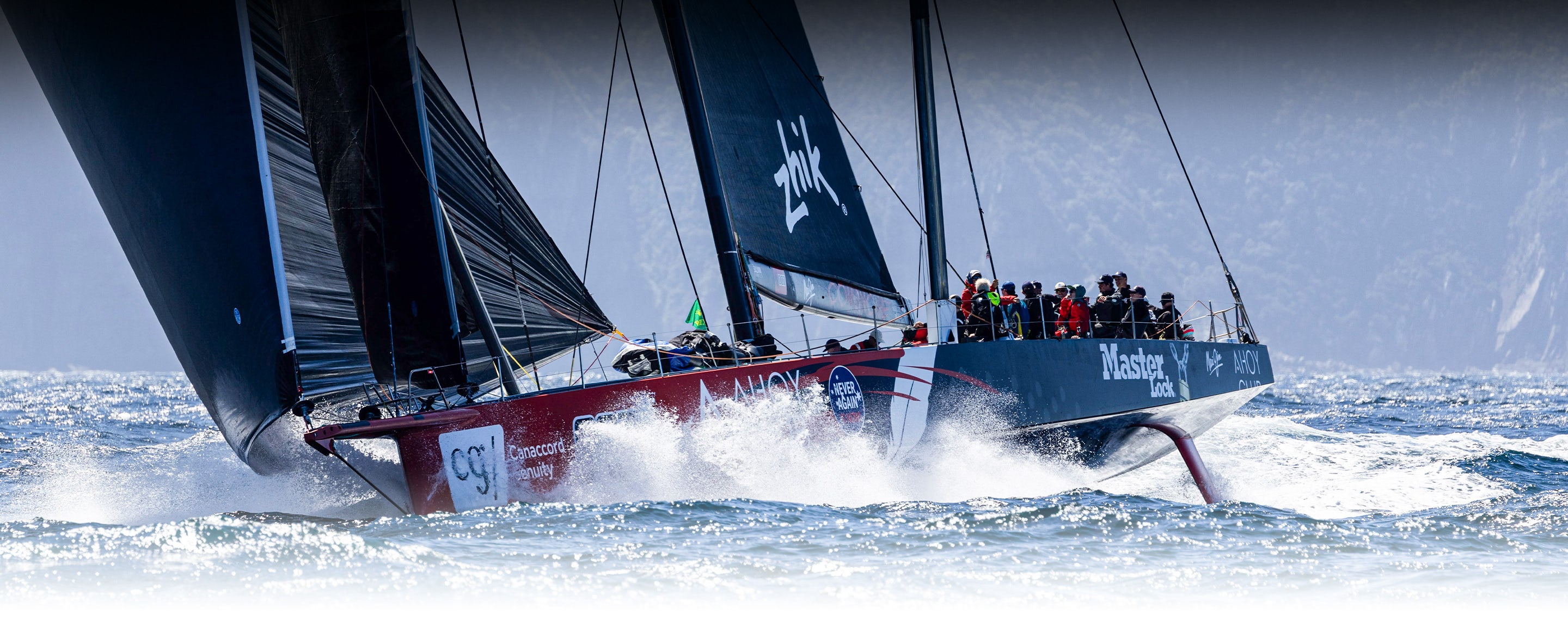 Comanche si aggiudica i Line Honours nella Sydney Hobart Yacht Race del 2025